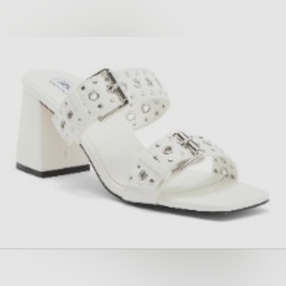 Steve Madden NIB Women's Menna Grommet Double Strap White Sandal.  Size US 9M